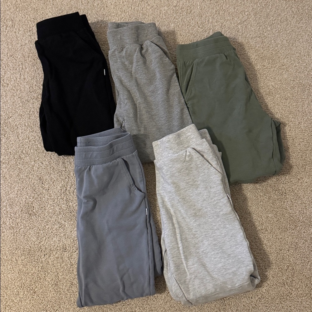 Little Sleepies Boys’ Joggers Bundle 5️⃣
PLAY CONDITION